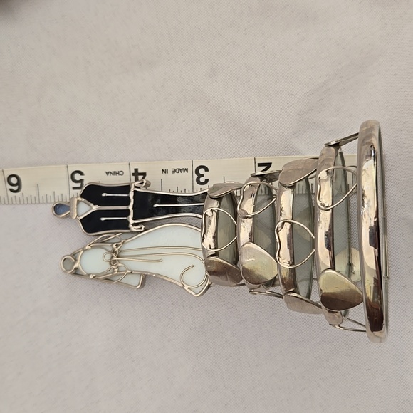 Vintage Stained Glass Bride and Groom 6 inch cake topper - Picture 5 of 8